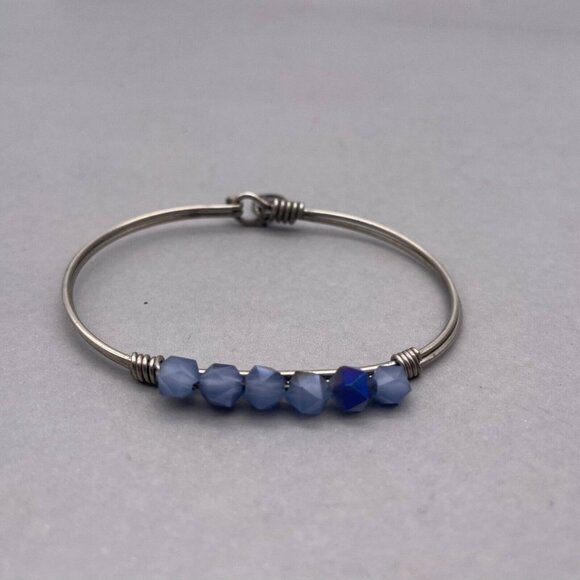 L+S Faceted Blue Beads Wire Bangle Bracelet Silver Tone Hook Closure - Picture 2 of 7